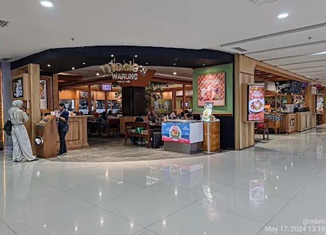 Made's Warung International Terminal