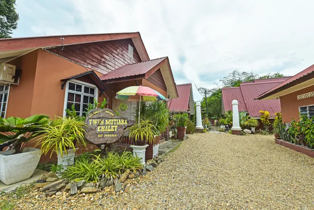 Twin Mutiara Chalet & Homestay