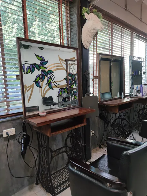 F. hair salon / Hair Salon