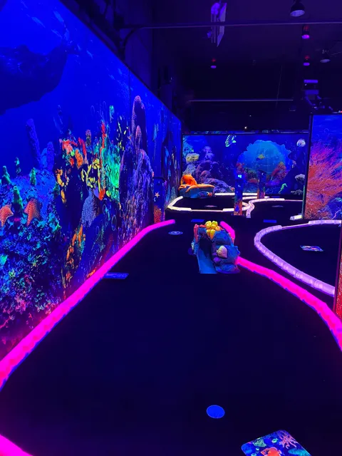 Shipwreck Neon Mini Golf