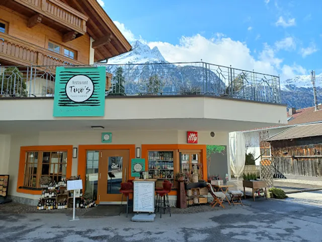 Tinos Restaurant / Pizza and more