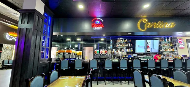 Las Mamalonas Mexican Bar & Grill