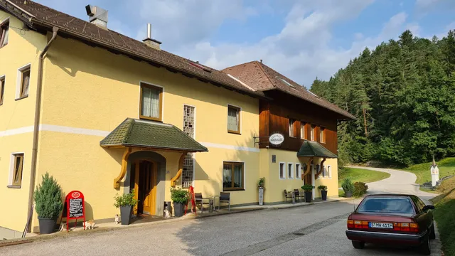 Gasthaus-Pension Hasbauer