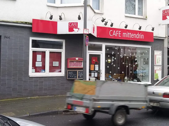 CAFE mittendrin