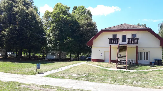 Davodi Camping and Apartments