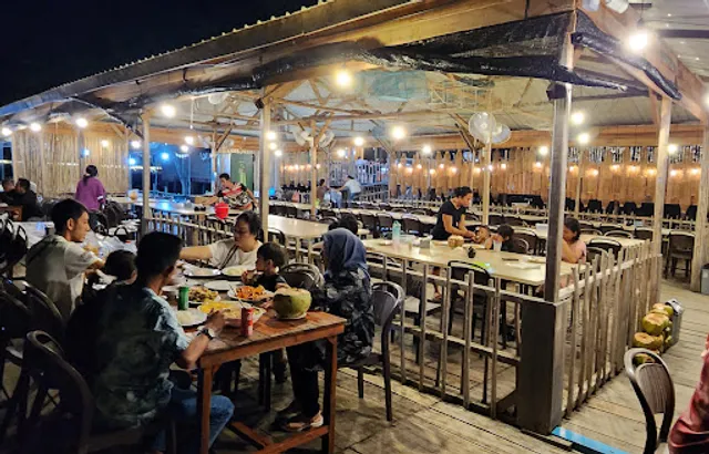 Kelong Jembatan Satu Seafood