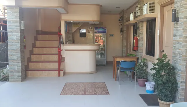 Eden Traveller's Lodge