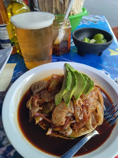 “Mariscos el Compa Pillo