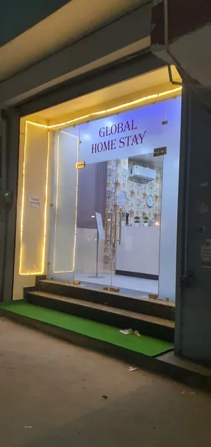 Hotel Emerald Suites At Airport