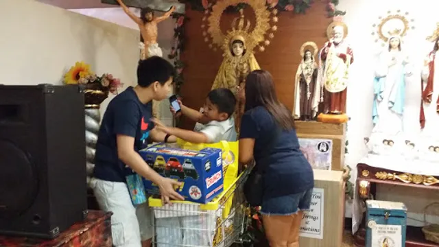 Shakey's Pizza Parlor