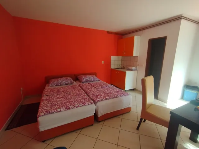 Sobe i apartmani "Noćko"