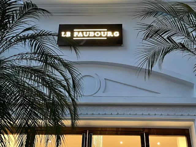 Le Faubourg, Bistro & Café