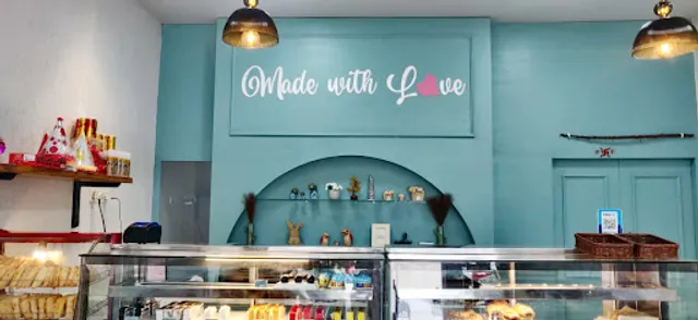 Cakes & Bakes Haldwani