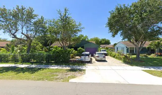 D J's Beach Deli & Mart