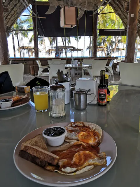 Buho’s Beach Bar & Restaurant