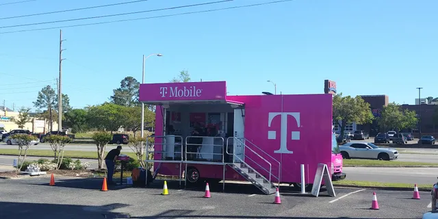 Yester Oaks Shopping Center