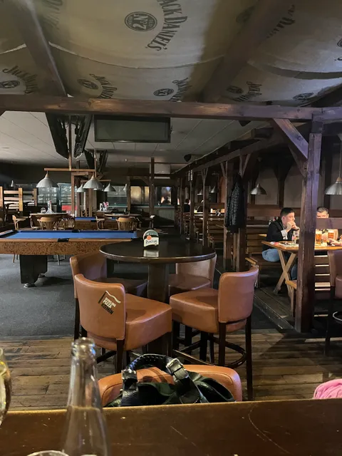 Bowling PIZZA KOMÍN