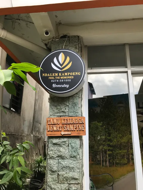 Ndalem Kampung Budget Stay