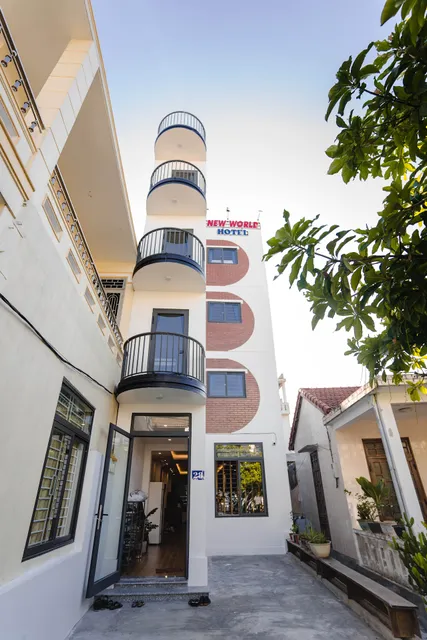 New World Hue Hotel