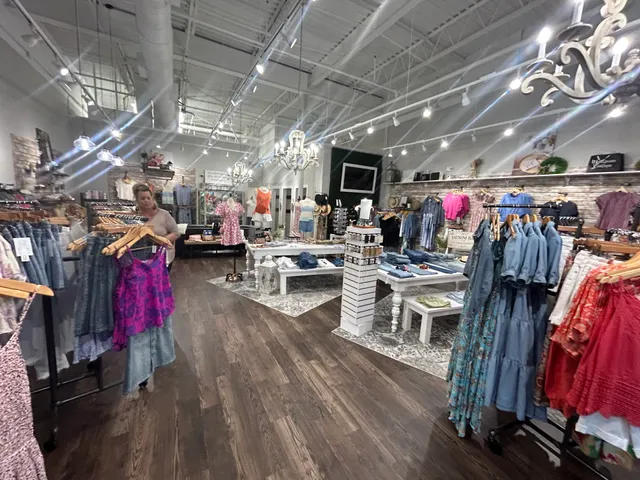 Mainstream Boutique Saint Johns