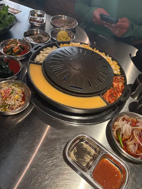 Daldongnae Korean BBQ - Elgin Mills