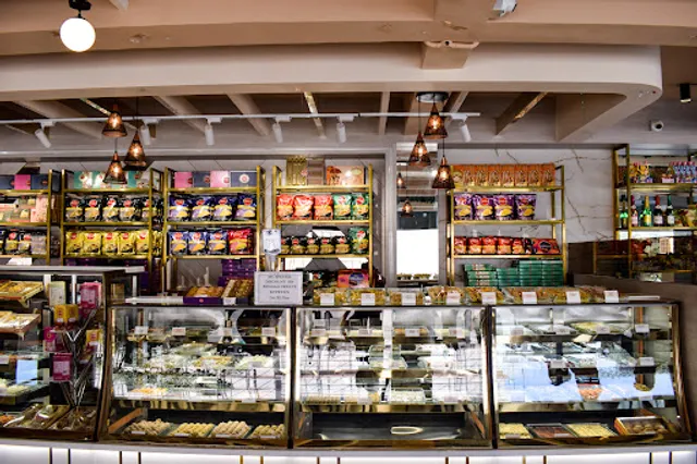 Bikaner Express Gomti Nagar Pure Veg Restaurant