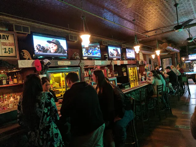 Dillingers Celtic Pub & Eatery