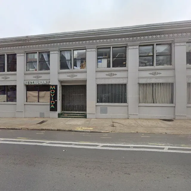 Movida Restaurant & Bar