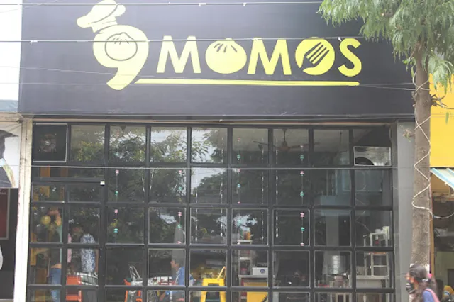 9 momos