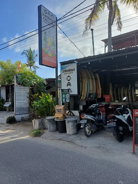 3 Monkeys Lembongan