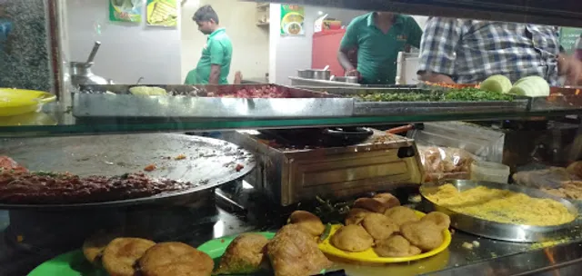 Sri Ganesh Juice & Chats