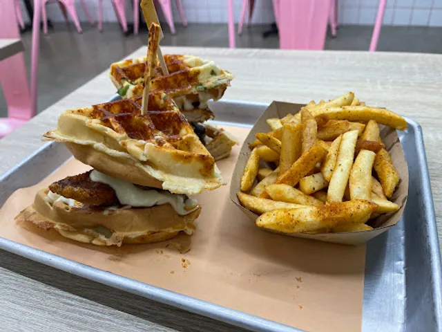 Cluck Clucks Chicken