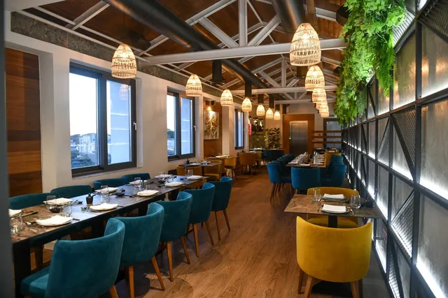 Momo Asian Kitchen Bar