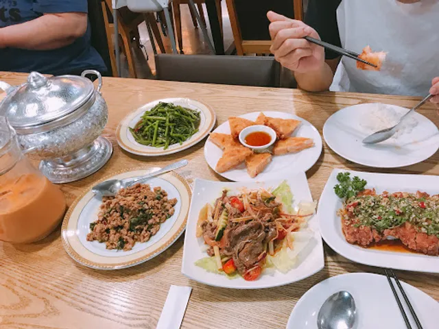 鴻泰興泰式料理大昌旗艦店