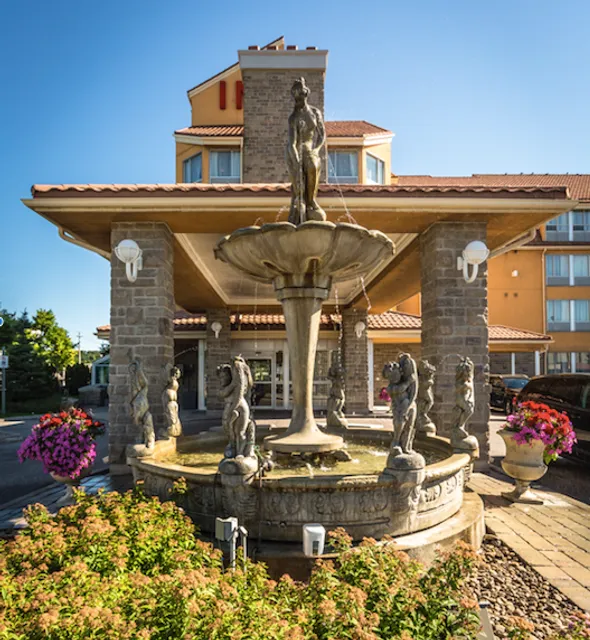Monte Carlo Inn - Barrie Suites