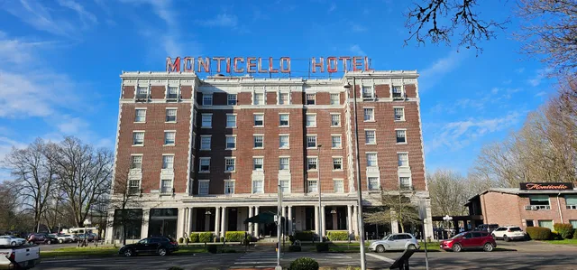 Monticello (Dining, Event and Residential Center)