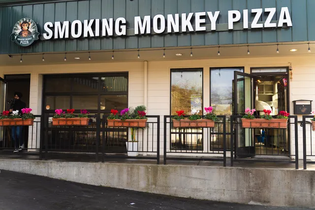 Smoking Monkey Pizza