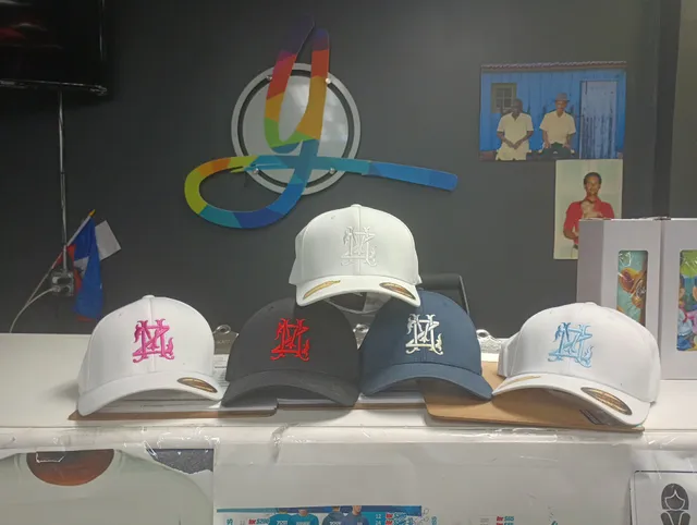 PRINT SHOP GRAPHICS MASTER • $5 BLNK T-SHITS • WE PRINT T-SHIRTS AND MORE