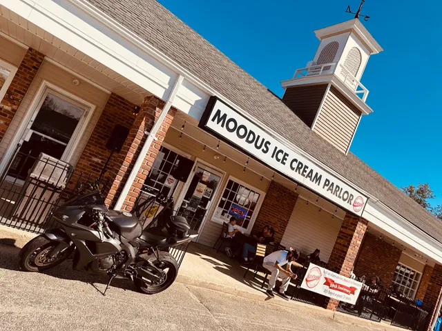Moodus Ice Cream Parlor
