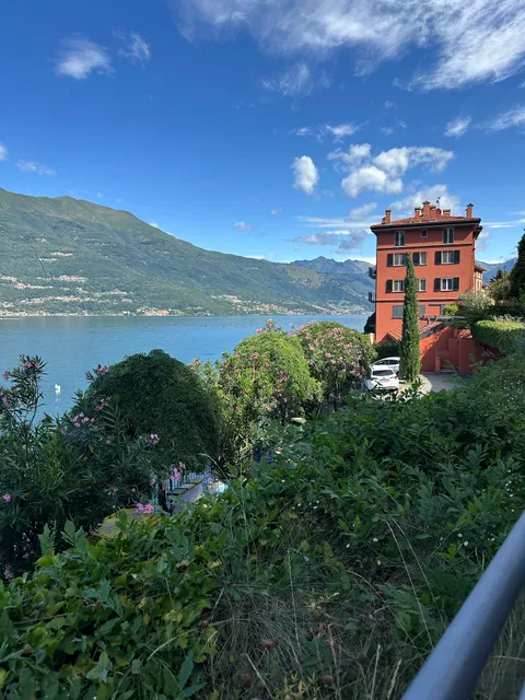 Deluxe finestra sul lago