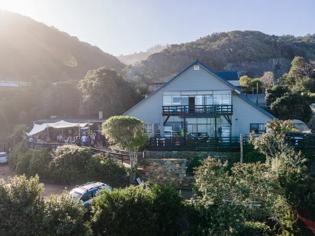 Wilderness Beach House Backpackers Lodge