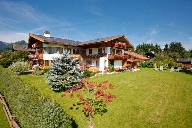 Ferienwohnungen Ruhpolding - Haus Jäger mit Indoor-Pool & Infrarotkabine