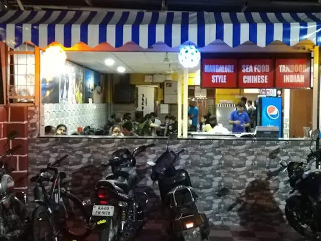 KARAVALI KOLIMANE (seafood , Tandoori, Chinese n Indian FAMILY Resto)