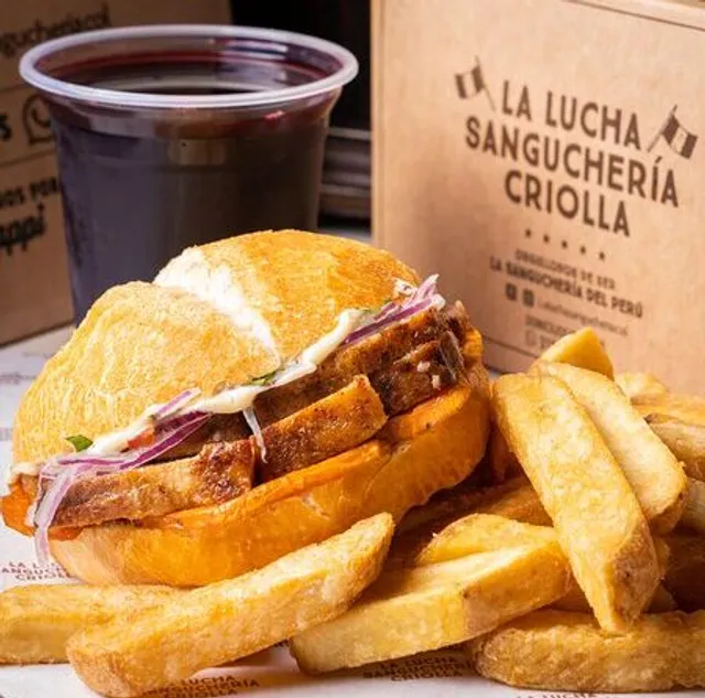 La Lucha Sangúcheria Criolla Polanco