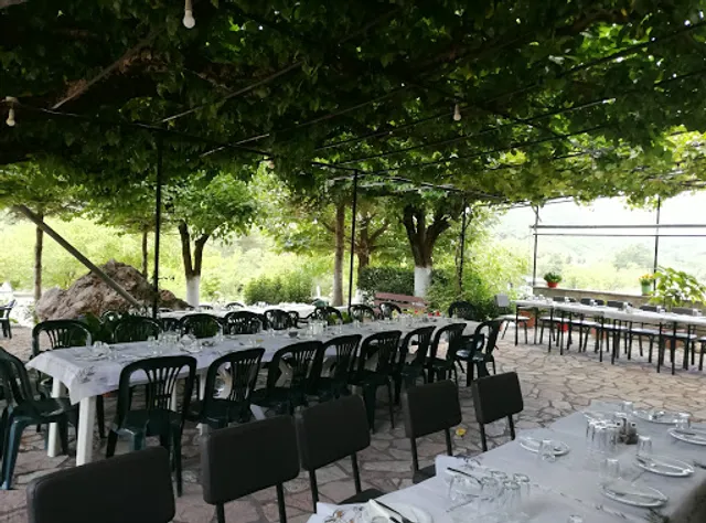 Ταβέρνα ο Βράχος