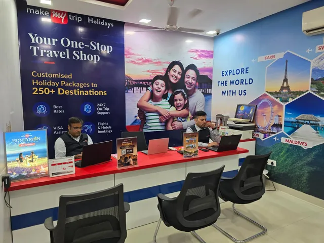 MakeMyTrip & Holidays