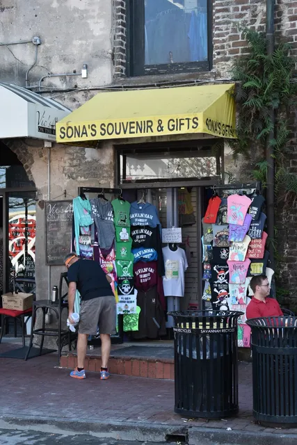 Sona's Salon & Gifts magnet