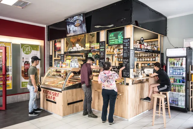 Five Beans Zielona Góra kawiarnia dworcowa Koneser Cafe