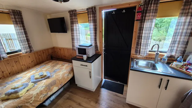 Per Ardua Shepherds Hut