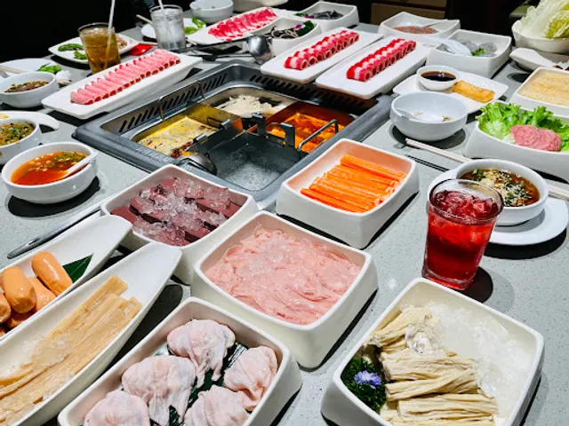 Haidilao Hot Pot (Central Phuket) 海底捞 普吉 店